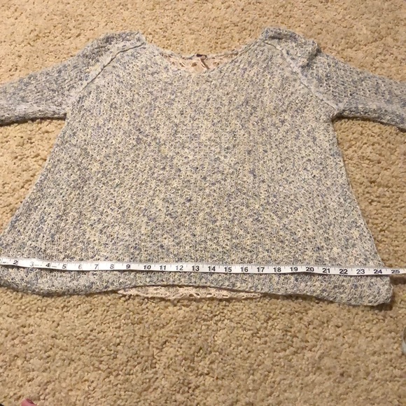 Great Spring Sweater w/Lace Back. Runs Big - Picture 7 of 7
